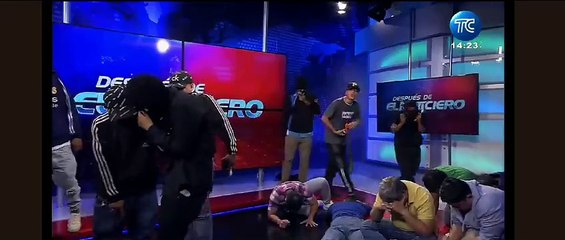 Tensión en Ecuador: Tomaron control de un canal de televisión 🚨