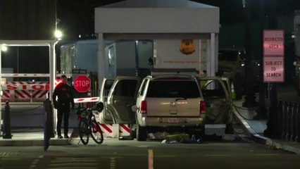 미국 백악관 단지 외부 출입문에 차량 돌진 ..."운전자 구속" / YTN