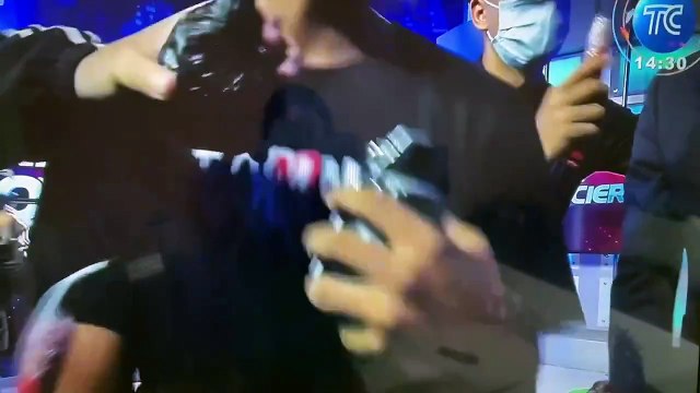 Ekvador'da silahlı çete canlı yayını bastı