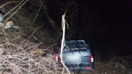 빗길에 미끄러진 SUV 10m 아래 추락...경남 곳곳 빗길 교통사고 / YTN