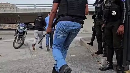 Ekvador’da suç örgütü üyeleri, televizyon stüdyosunu bastı