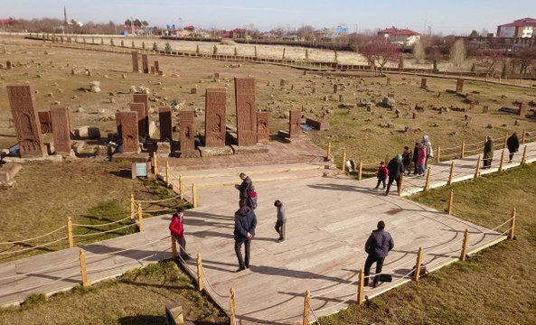 Kültür mirası Türk-İslam mezarlığını 170 bin kişi ziyaret etti