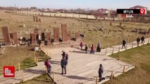 Bitlis'teki Selçuklu mezarlığına ziyaretçi akını
