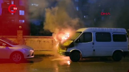 SEYİR HALİNDEKİ MİNİBÜS YANDI