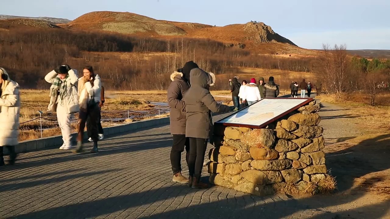 Islande Geysir (Geysir et Strokkur geyser eruption)