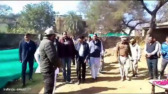 बाघिन एसटी-2 को वन मंत्री संजय शर्मा ने अपने जूते उतार कर श्रद्धांजलि दी, देखें वीडियो