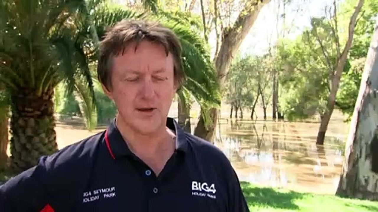 Shepparton prepares for impact as waters recede elsewhere