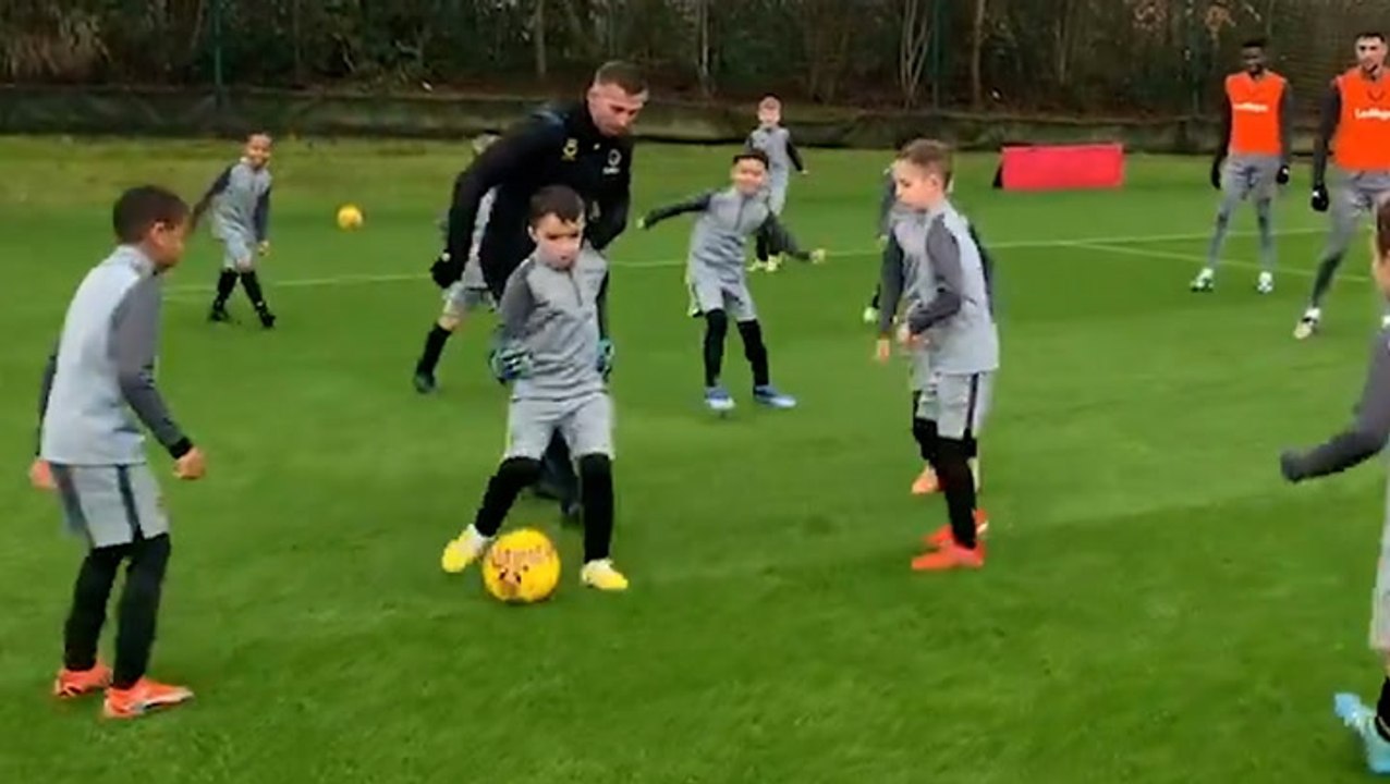 Wolves surprise under-8s with unforgettable friendly match against first team