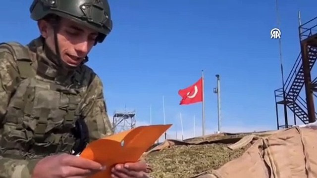 Mehmetçik, miniklerin yazdığı mektupları yanıtsız bırakmadı