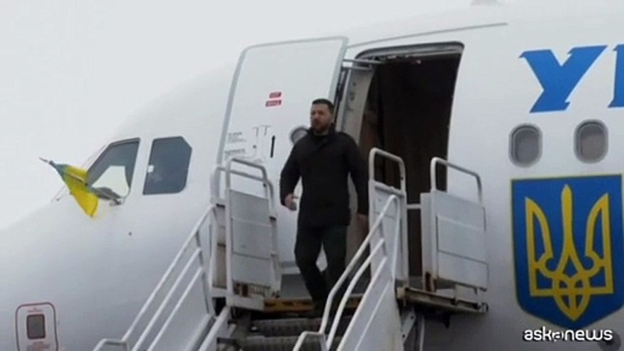 Zelensky a Vilnius, prima tappa del tour nei Paesi Baltici alleati