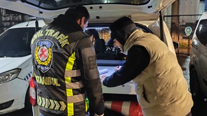 İstanbul'da seyir halindeki otomobilin önünü kesen sürücü yakalandı