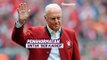 Nyalakan Lampu Warna Merah,  Stadion Bayern Munich Beri Penghormatan Terakhir untuk Franz Beckenbauer