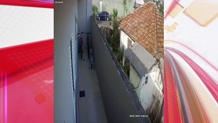 Vídeo mostra casa sendo furtada em Apucarana