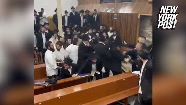 Worshippers clash with police after secret synagogue tunnel uncovered in New York