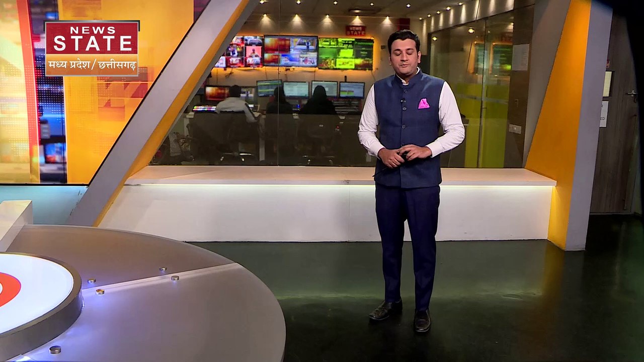 Madhya Pradesh News : Khargone में निजी बस अनियंत्रित होकर पेड़ से टकराई