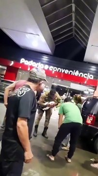 VÍDEO: Policial militar salva vida de recém-nascido engasgado