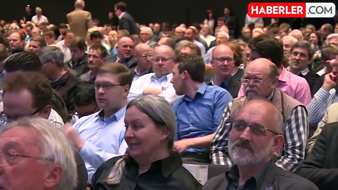 Almanya'da aşırı sağcı parti AfD'nin, yabancı kökenlileri sınır dışı etmek için plan yaptığı ortaya çıktı