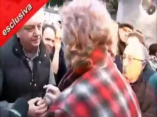 Beppe Grillo ai leghisti_ Bossi non ruba! Ã uno statista con due coglioni così