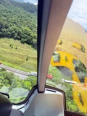 Acidente entre caminhões deixa dois feridos na descida da Serra do Mar
