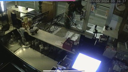 Firenze, la spaccata in diretta