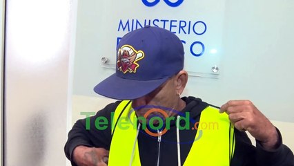 Hombre dice su vecina lo amenazó de muerte tras incidente con menores de edad en SFM