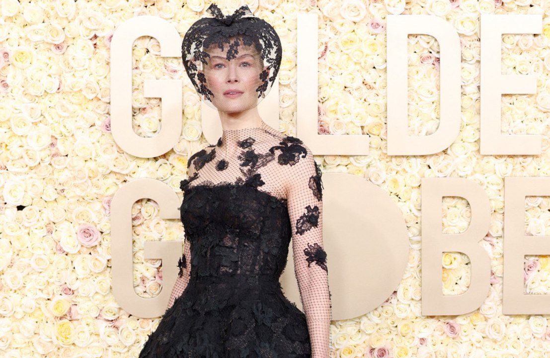Rosamund Pike: Ihr Golden Globe Awards-Outfit beinhaltete einen schützenden Schleier