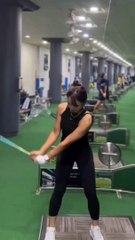 딛고 기다려! 굿샷은 덤! 완벽한 체중이동 동작 김가현프로 gaaaaaaaaaahyun #골프레슨 #golfswing #shrots #golf #골프 #골프스윙 #klpga