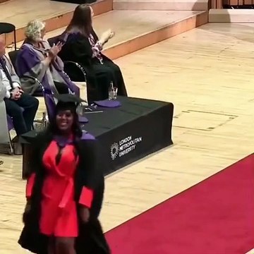 Ces deux soeurs ont pu célébrer leur remise de diplômes ensemble !