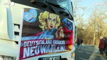 Berlino, proteste agricoltori: 560 trattori davanti alla porta di Brandeburgo