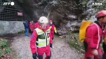 Slovenia, salvati i cinque intrappolati nella grotta