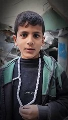 طفل يتحدث كيف نجا واستشهد عمه بجواره بعد قصف منزل في رفح