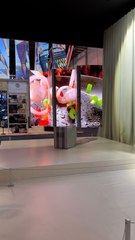 Une Télévision Pliable de Luxe à 200 000 $ : Le Must du Design pour les Millionnaires 📺 - thumbnail