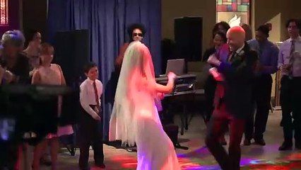 'Extended Family' - Tráiler oficial - NBC