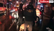 Kadıköy'de yapılan huzur denetiminde uyuşturucu madde taşıyan şahıs yakalandı
