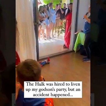 Sürpriz başlamadan bitti! Hulk bir anda yere yıkıldı…