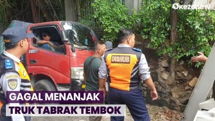 Download Video: Truk Semen Tabrak Tembok Pembatas akibat Gagal Menanjak