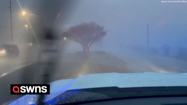 Video shows heavy rain and strong winds in DeFuniak Springs, Florida