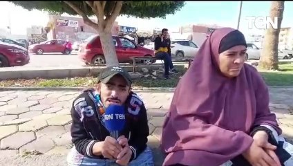 الحاجة زينب بتشيل ابنها 26 عاما وبتوديه الجامعة من المنصورة لدمياط..  خوفا على جسمه الزجاجي
