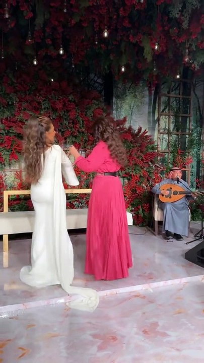 أحلام ووعد السعودية يرقصان على أنغام محمد عبده