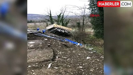 Zonguldak'ta kum yüklü kamyonun çarptığı kazada 1 ölü, 2 yaralı