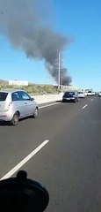 Arde una nave industrial cerca de la autopista TF-1