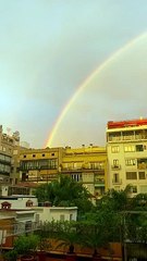 Espectacular doble arcoíris sobre el cielo de Barcelona