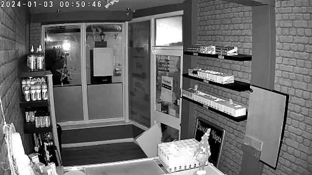 Masked burglars target Oswestry Vapes