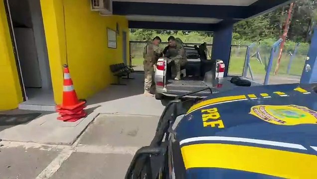 PRF apreende 76 quilos de cocaína em caminhonete que saiu de Umuarama