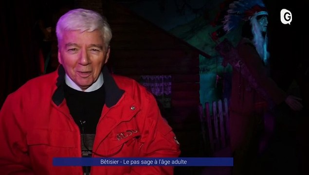 Télé Grenoble le bêtisier 2023 extrait Lina Badreddine et Jean-Claude Guerguy Reportage Lina Badreddine Jean-Claude Guerguy devant Davy Crockett Le monde enchanté de la Ferme aux Mille Lumières 2023 à Fitilieu TAGS Lina Badreddine , Jean-Claude Guerg