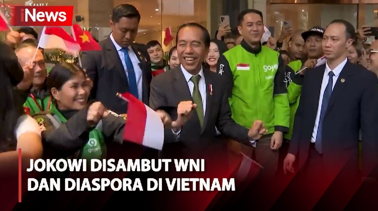 Momen Jokowi Disambut Meriah WNI dan Diaspora saat Tiba di Vietnam