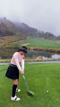 페어웨이 경사를 읽고 높은곳으로 쳐야 안전합니다. 김은영프로의 드라이버샷! @kim_eunyoung2 #golf #골프 #골프스윙 #golfswing #골프레슨 #shrots