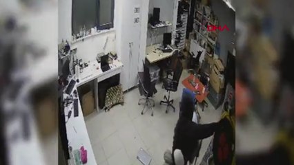 Ümraniye'de 110 bilgilsayarı 2 buçuk dakikada böyle çaldılar