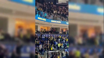 Vakıfbanklı Zehra Güneş Fenerbahçe marşı söyledi