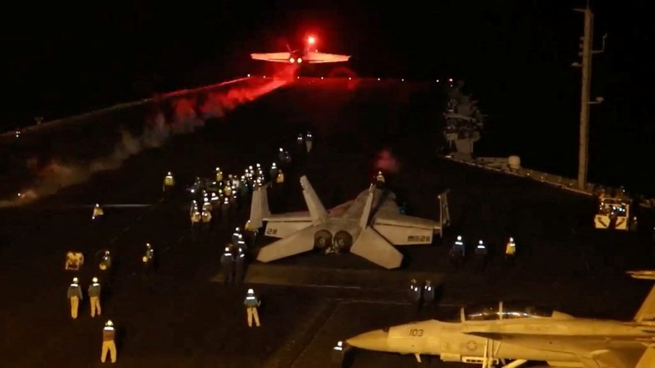 EE UU y el Reino Unido lanzan ataques aéreos contra los rebeldes hutíes de Yemen